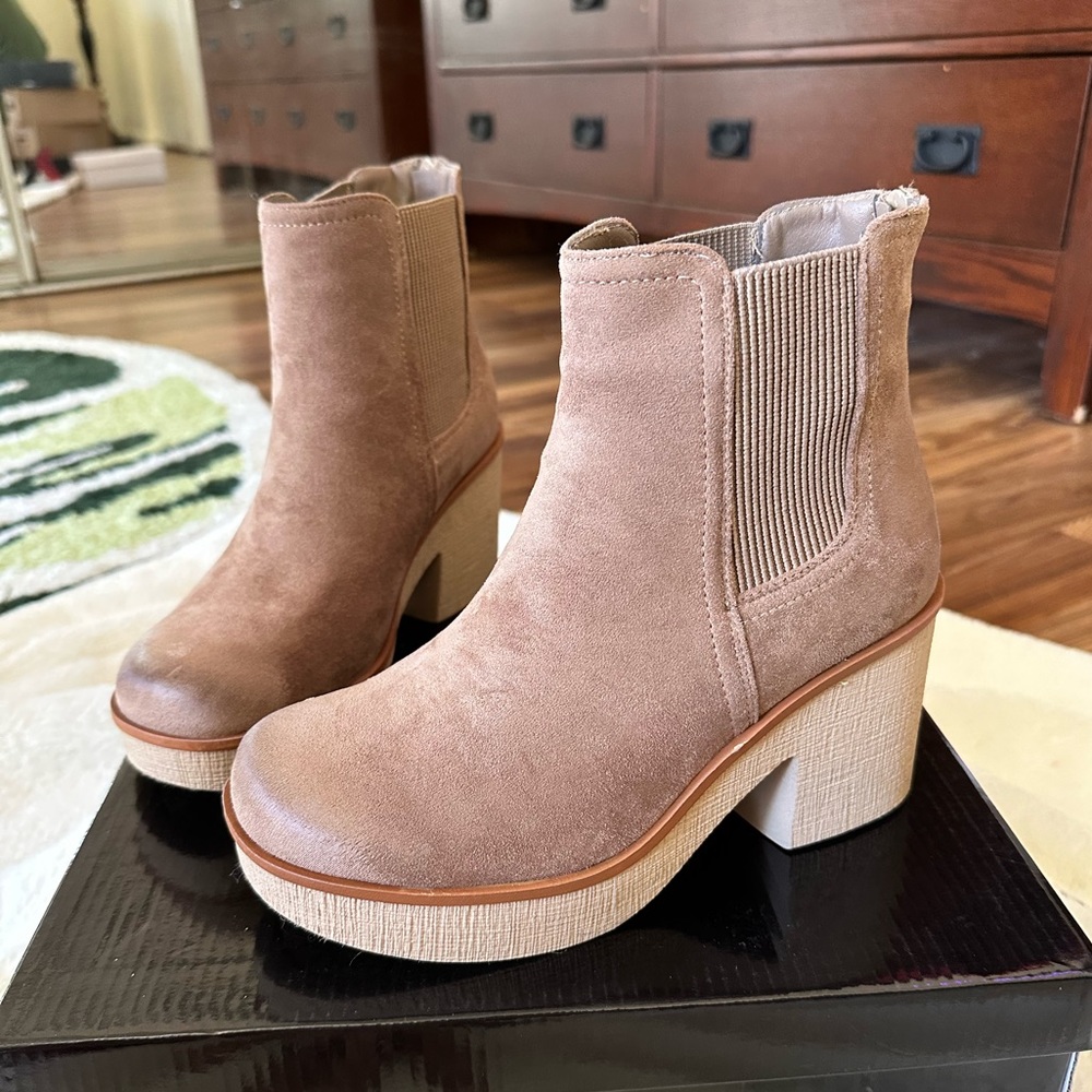 Pierre Dumas platform chunk heeled bootie